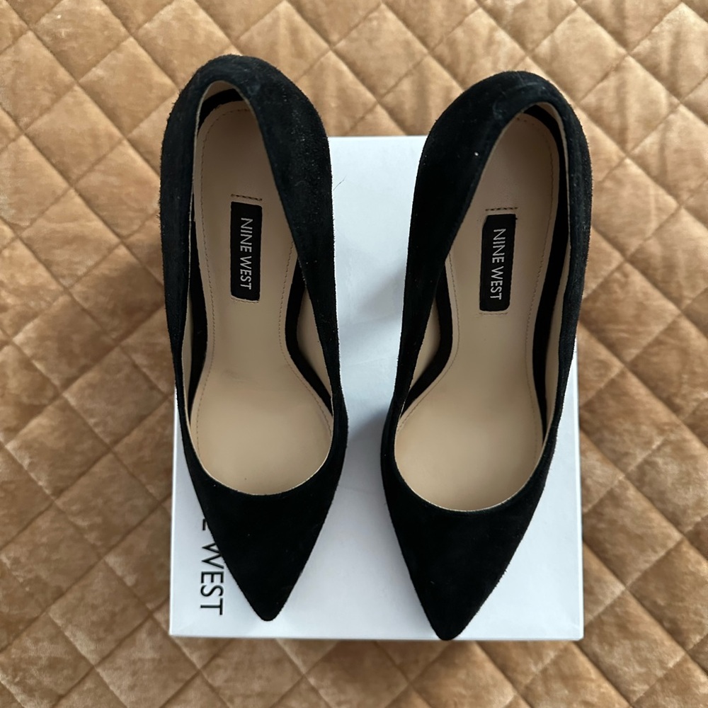 Nine West black suede pumps sz 7
